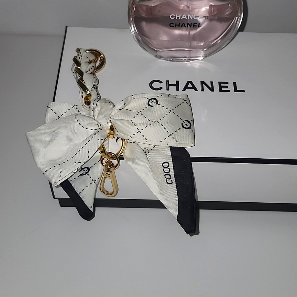 Bow bag extender